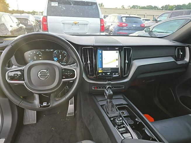 Volvo XC 60 R-Design / 4x4 / niski przebieg Tarnów - zdjęcie 9