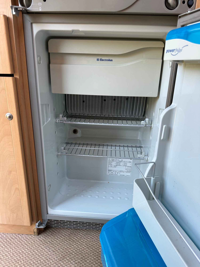 Przyczepa Kempingowa Burstner Ventana 400TS Avantgarde Truma AL-KO Grodzisk Mazowiecki - zdjęcie 5