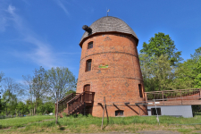 Wiatrak typu Holenderskiego pod restaurację airbnb