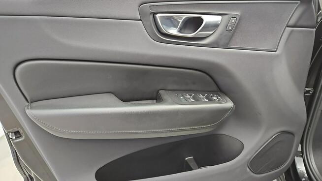 Volvo XC 60 Momentum Pro aut ! Z Polskiego Salonu ! Faktura VAT ! Warszawa - zdjęcie 10