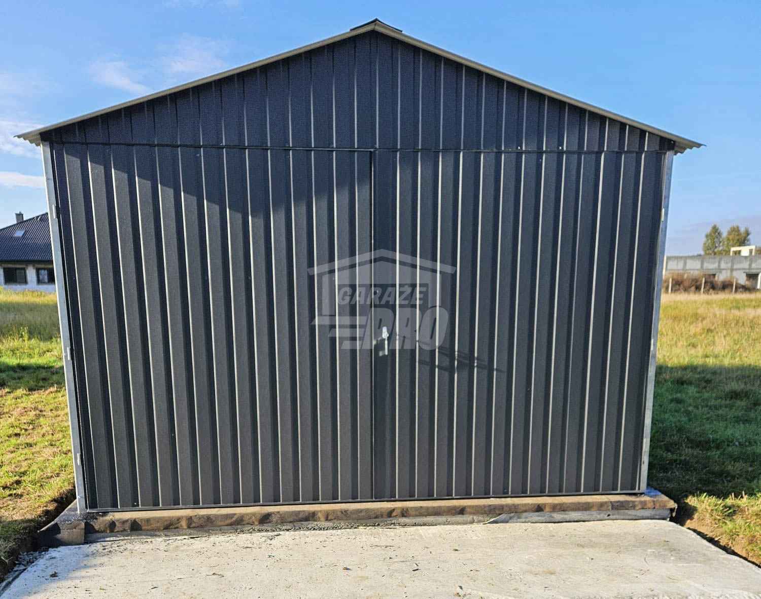 Garaż blaszany 3x6 Brama dwuskrzydłowa - antracyt - dach GP630 Śródmieście - zdjęcie 4