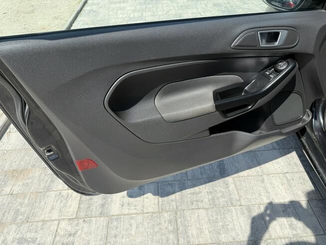 Ford Fiesta jak nowa !!! Niski oryginalny przebieg !!! Poznań - zdjęcie 8