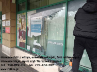Zrywanie folii z witryn Warszawa, zrywanie naklejek z witryn Warszawa Ochota - zdjęcie 9