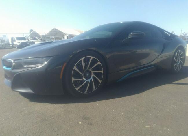 BMW i8 2015, 1.5L, porysowany lakier Warszawa - zdjęcie 2