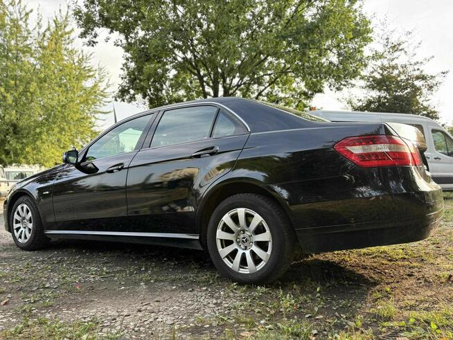 Mercedes E220   CZARNY  SEDAN Poznań - zdjęcie 5