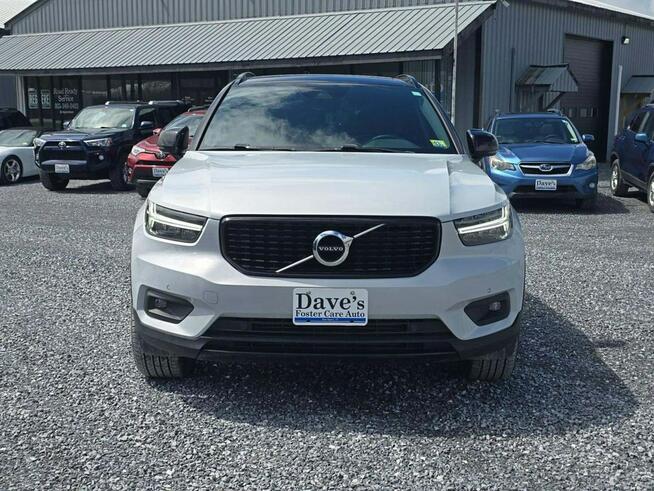 Volvo XC 40 AWD / T5 R-Design / Wrocław - zdjęcie 2