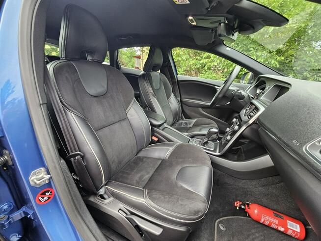 Volvo V40 2.0 benzyna* R-Design* 100% Fabryczny Lakier* GWARANCJA Opoczno - zdjęcie 11