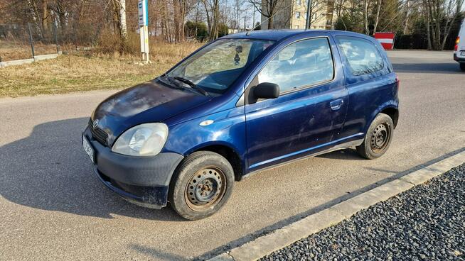 Toyota Yaris 1.0 2001r Salon PL  Wspomaganie Radio Pabianice - zdjęcie 1