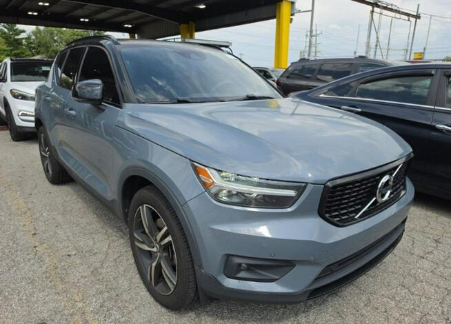 Volvo XC 40 R-Design / AWD / T5 / niski przebieg Warszawa - zdjęcie 2