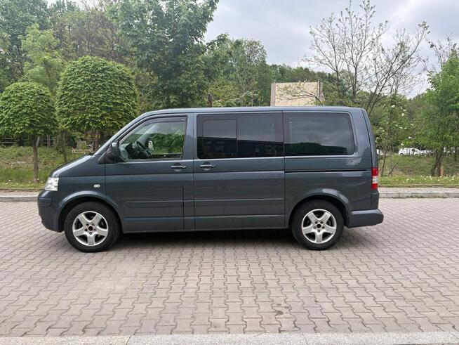 Volkswagen Multivan 7 osób Stan bdb stolik fotele kapitańskie hak Kraków - zdjęcie 5