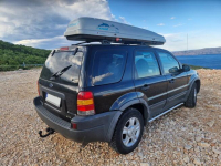 Czarny Ford Maverick 4x4 2,0 gaz LPG 2003 możliwa zamiana