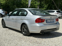 318d 136kM! Manual! Skórzane fotele! Dwustrefowa klimatyzacja! Pęcice - zdjęcie 5