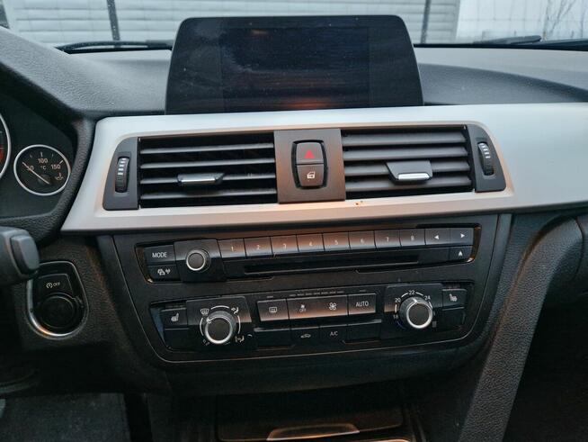 BMW Seria 3 318d Touring Blue Performance Sport Line Chojnice - zdjęcie 5