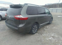 Toyota Sienna 2019, 3.5L, 4x4, XLE, od ubezpieczalni Warszawa - zdjęcie 4