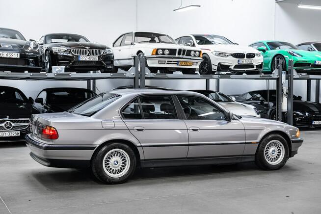 BMW 740 Oryginał. Bezwypadkowa. Niski przebieg. Węgrzce - zdjęcie 8