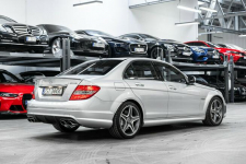 Mercedes C 63 AMG 6.2 V8. Bezwypadkowa. Stan kolekcjonerski. Węgrzce - zdjęcie 8