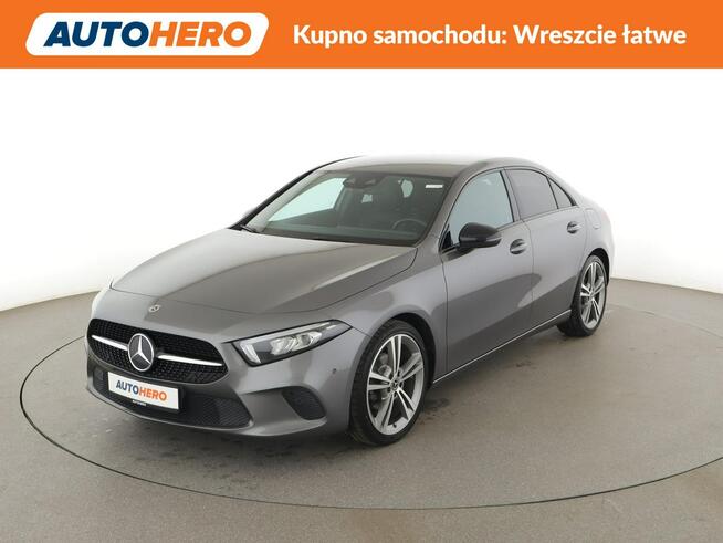 Mercedes A 180 full LED półskóra duże ekrany navi grzane fotele kamera Warszawa - zdjęcie 1