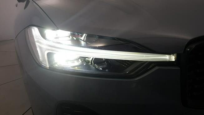 Volvo XC 60 B4 D AWD Plus Dark! Z Polskiego Salonu! Faktura VAT! Warszawa - zdjęcie 11