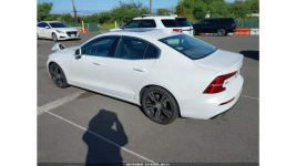 Volvo S60 / T5 INSCRIPTION / niski przebieg / Tarnów - zdjęcie 7