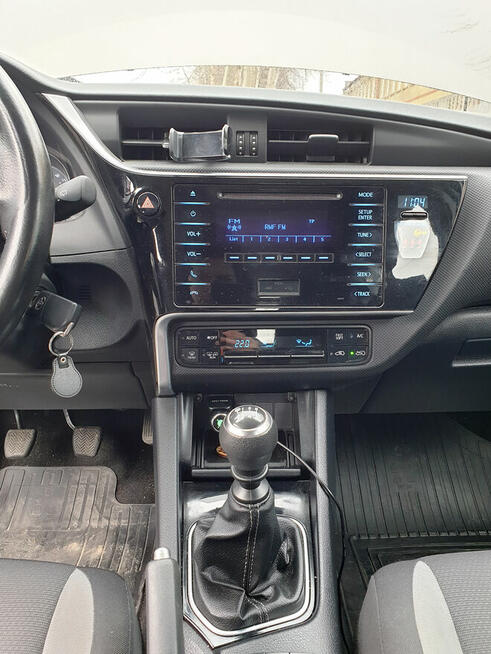 Toyota Auris 1.33 VVT-i Active bezwypadkowy niski przebieg Starachowice - zdjęcie 11