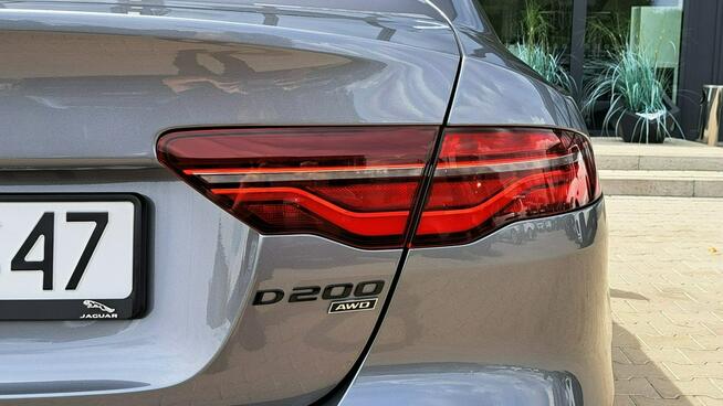 Jaguar XE 2.0D I4 204 KM AWD Auto SE 2023 EigerGrey SalonPL FV23% Poznań - zdjęcie 10