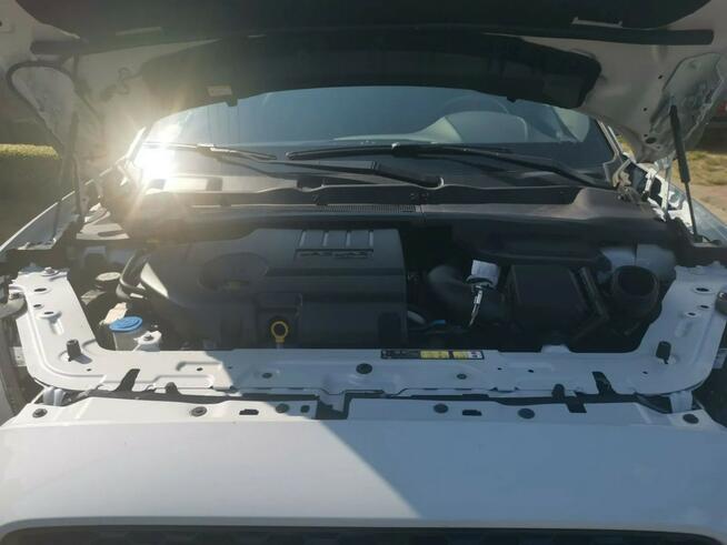 Jaguar E-Pace 2,0i 150KM AWD R-Dynamic Turek - zdjęcie 8