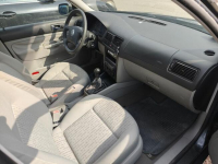 Volkswagen Golf 4 1.4 75KM 2002r Wrocław - zdjęcie 8