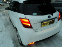 sprzedam ładną TOYOTE YARIS z 2015r  1.5 HYBRYDA+benz 100KM udziela.GW Lublin - zdjęcie 6