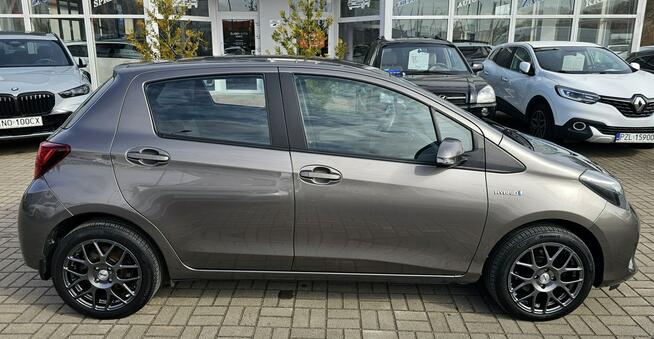 Toyota Yaris automat, hybryda,kamera cofania, grzane fotele ,serwis Olsztyn - zdjęcie 5