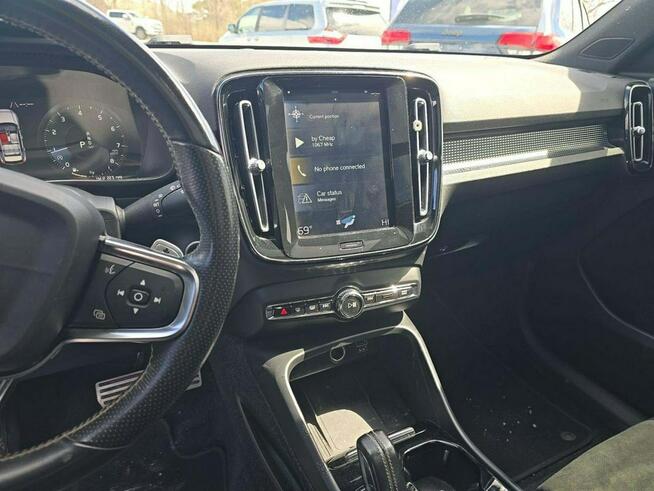 Volvo XC 40 AWD / T5 R-Design / Wrocław - zdjęcie 12