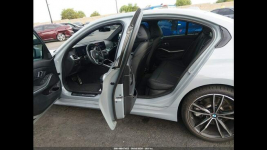 BMW 330 M-Pakiet / Piękna konfiguracja / niski przebieg Wrocław - zdjęcie 8