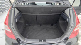 Hyundai i30 benzyna klima grzane fotele niski przebieg Konarzyce - zdjęcie 8