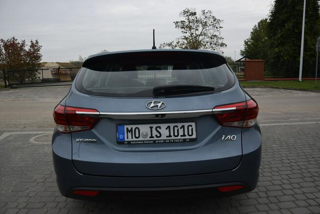 Hyundai i40 1.6B 2015r Lift Led Klima Serwisowany Sprowadzony Majdan Sieniawski - zdjęcie 12