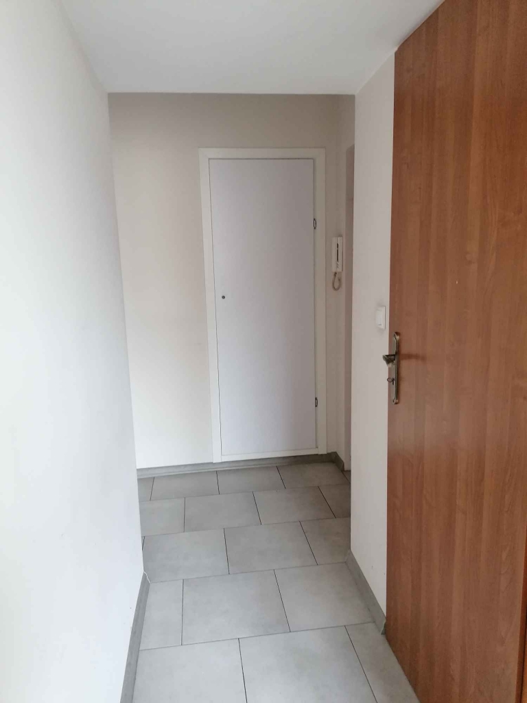 Dwupokojowe mieszkanie z osobną kuchnią i balkonem Praga-Północ - zdjęcie 8