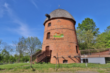 Wiatrak typu Holenderskiego pod restaurację airbnb