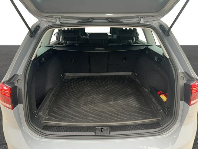 Volkswagen Passat 1.5 TSI EVO Business DSG Kombi Warszawa - zdjęcie 11