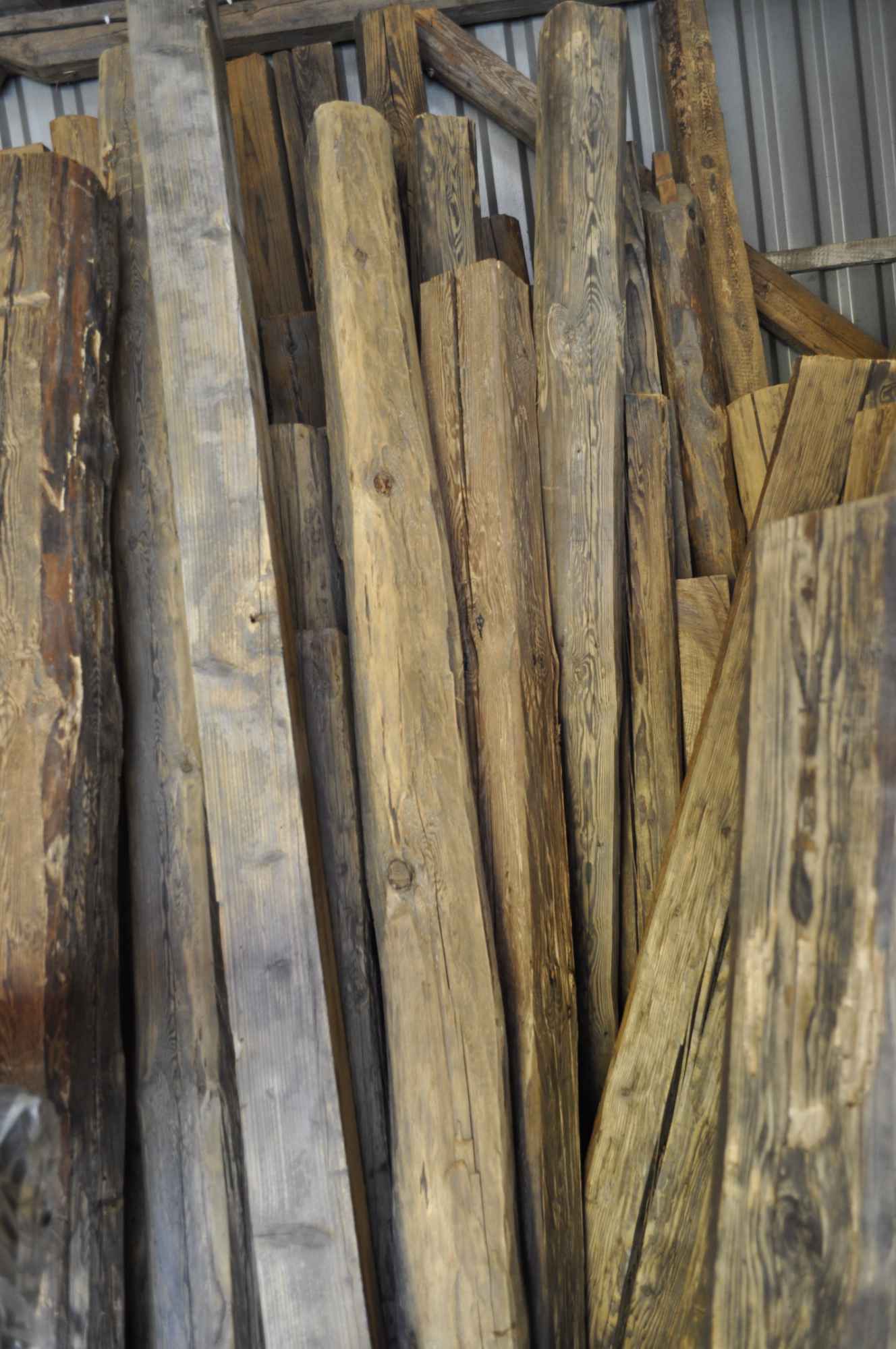 Belki , krokwie , kantówki,deski boazeryjne,deski ozdobne-stare drzewo Świerklany - zdjęcie 1
