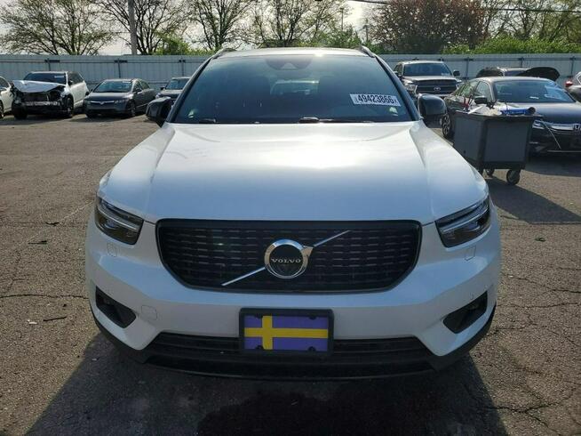 Volvo XC 40 AWD / R-DESIGN / niski przebieg Warszawa - zdjęcie 2
