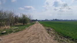 Piekna działka budowlana, połozona w cichej i zielonej okloicy.