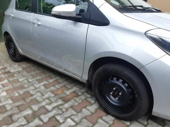 Toyota Yaris III 2013 1.3 Benzyna Niski przebieg Klima Hak Drezdenko - zdjęcie 6