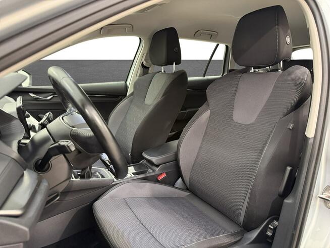 Skoda Octavia 2.0 TDI Ambition DSG Kombi Warszawa - zdjęcie 10