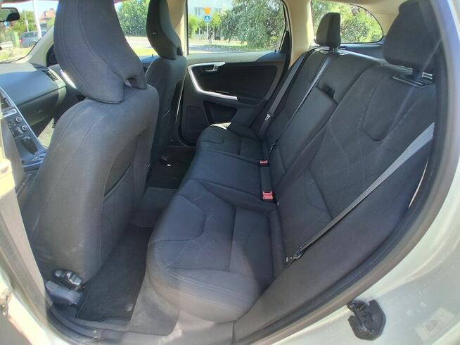 VOLVO XC60 2.0 D3 163 KM 5 cylindrów Automat Kamera Navi Kli Słupca - zdjęcie 9