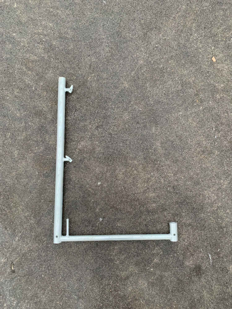 Słupek poręczy L typ P70 z zabezpieczeniem Bałuty - zdjęcie 4