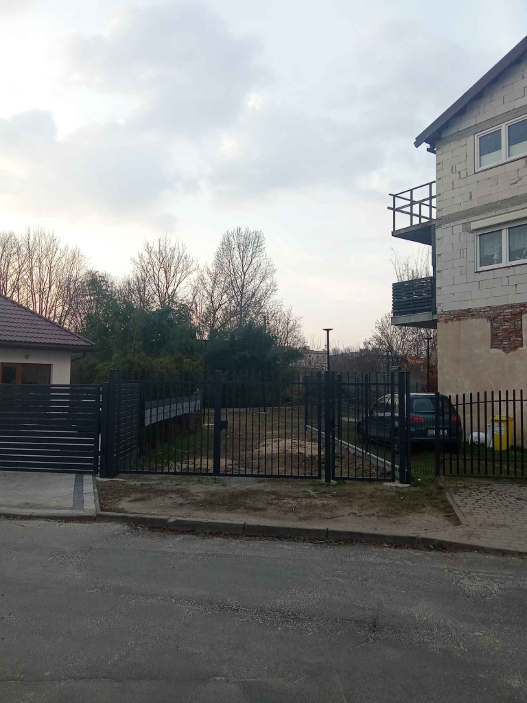 Plac do wynajęcia lub dzierżawy przy centrum Legnicy, 340 m² Legnica - zdjęcie 1
