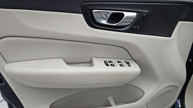 Volvo XC 60 B4 B Plus Bright aut ! Z Polskiego Salonu ! Faktura VAT ! Warszawa - zdjęcie 10