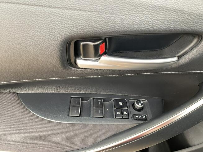 Toyota Corolla 1.8 Hybrid GPF Comfort Kombi Warszawa - zdjęcie 11