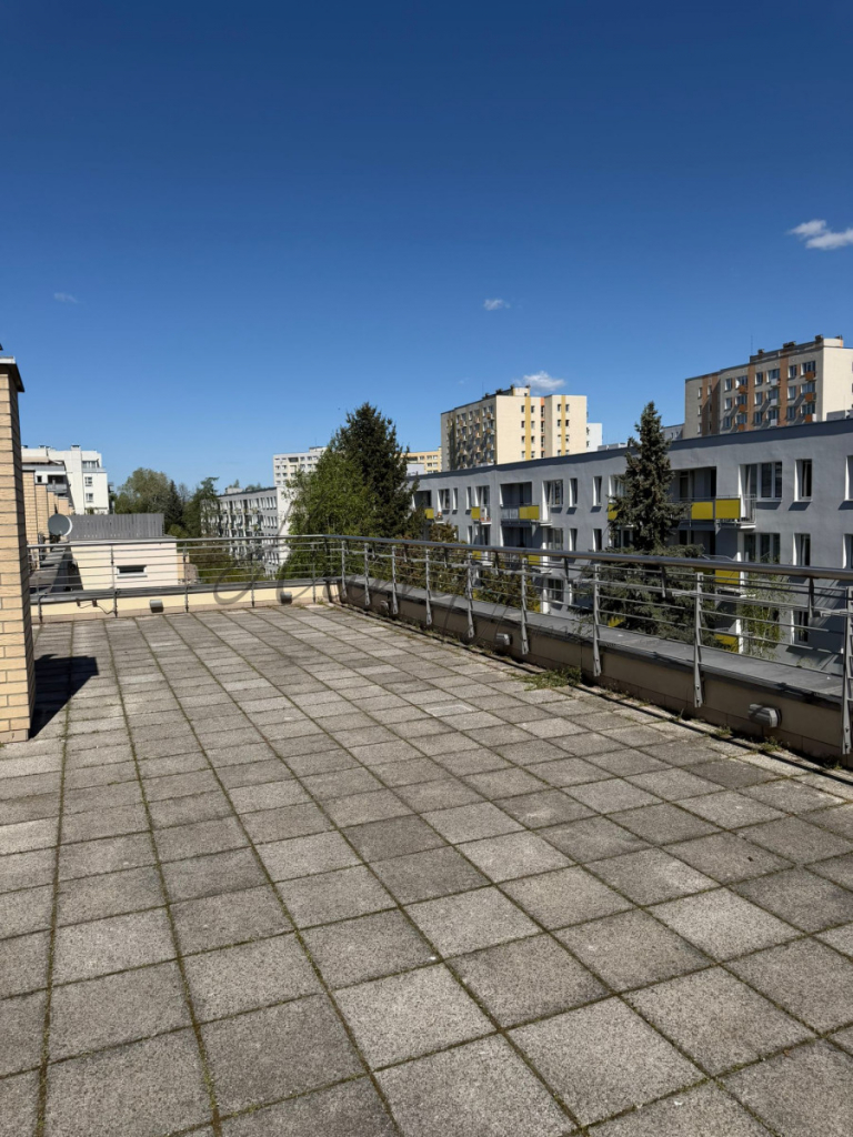 Apartament z dużym tarasem na ostatnim piętrze Mokotów - zdjęcie 7