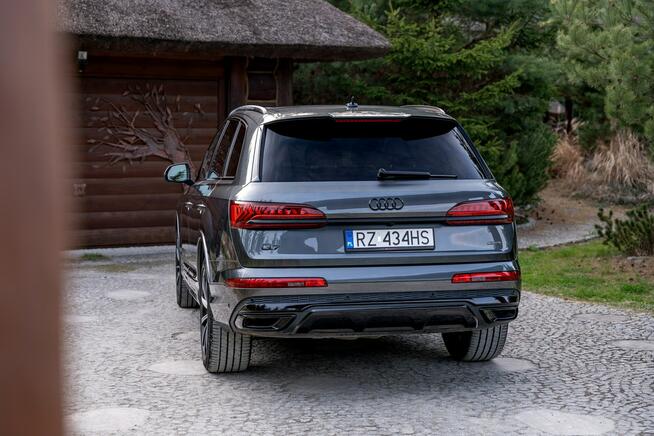 Audi Q7 Sline / mHEV 3.0 TFSI 340KM / Panorama / Black Edition / FV Ropczyce - zdjęcie 11