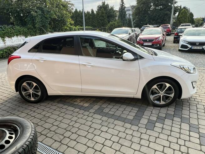 Hyundai i30 1,4 100KM  Klima  Podgrzewane fotele  Serwis 1Właściciel Orzech - zdjęcie 4