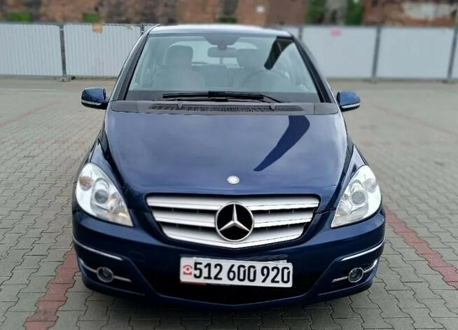 Mercedes B 180 Niski przebieg, Serwisowany, Navigacja, bluetooth, Tomaszów Mazowiecki - zdjęcie 2